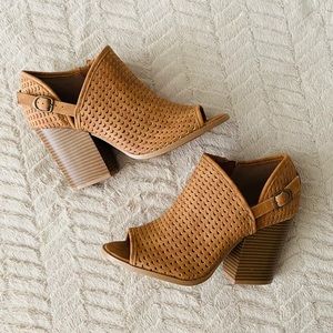 QUPID SUEDE BOOTIE SUPER CUTE!!!! 7-1/2